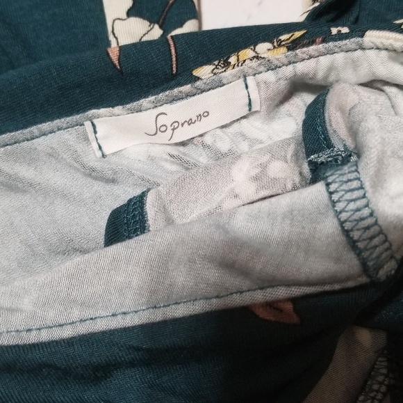 Floral Shoulder Cutout Blouse - Picture 6 of 8